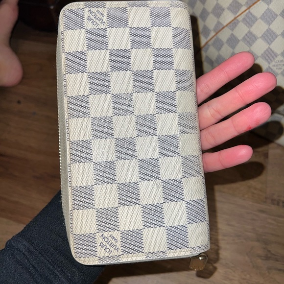 Zippy Wallet - Picture 2 of 9